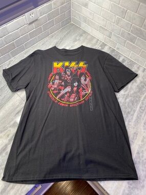 Kiss Black Tee with Yellow & Red Band Graphic